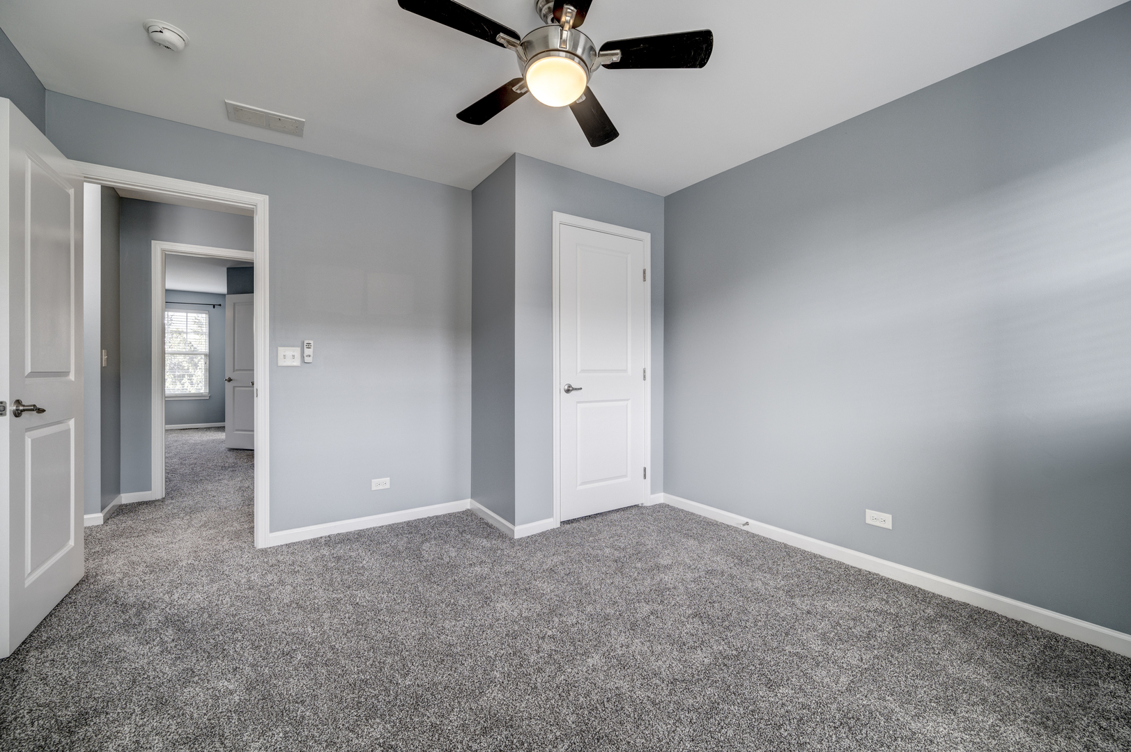 331 North Commerce Street Aurora, IL 60504 - Photo 21 of 41 a view of an empty room and chandelier fan