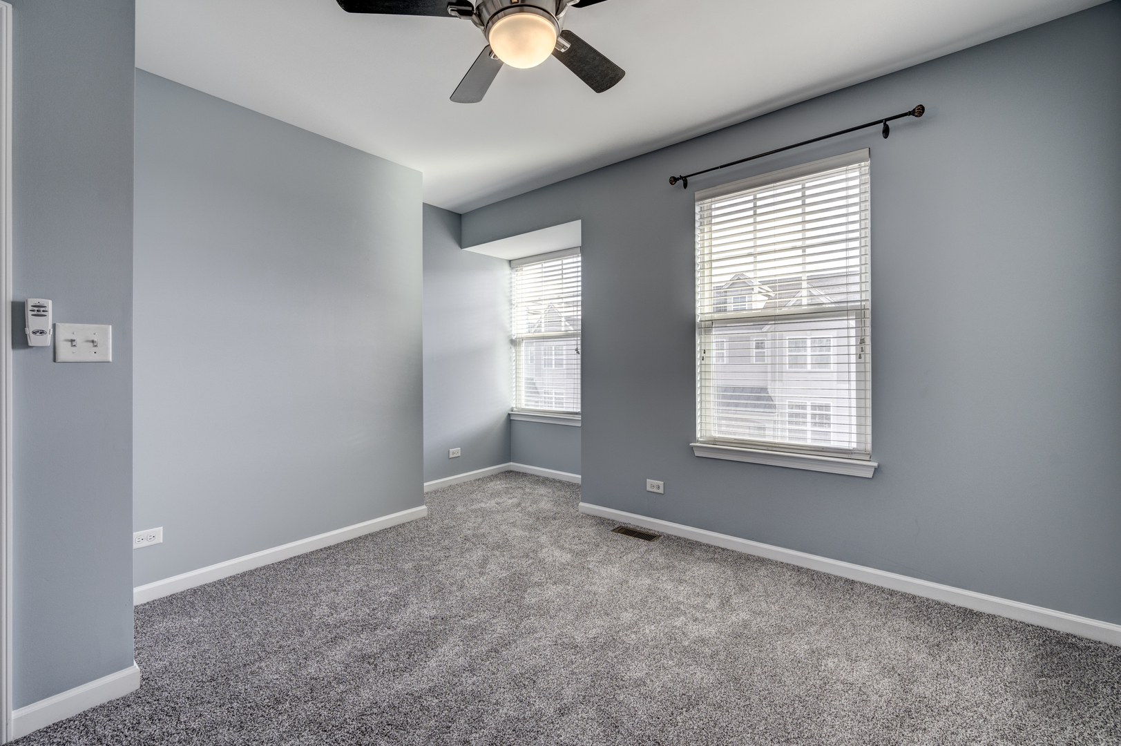 331 North Commerce Street Aurora, IL 60504 - Photo 23 of 41 a view of an empty room with a window