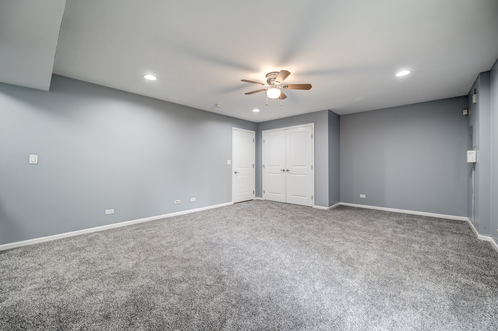331 North Commerce Street Aurora, IL 60504 - Photo 37 of 41 a view of an empty room
