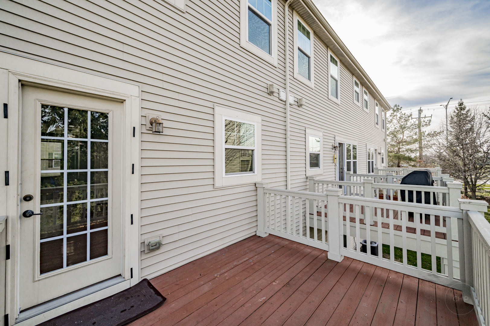 331 North Commerce Street Aurora, IL 60504 - Photo 41 of 41 a balcony with wooden floor