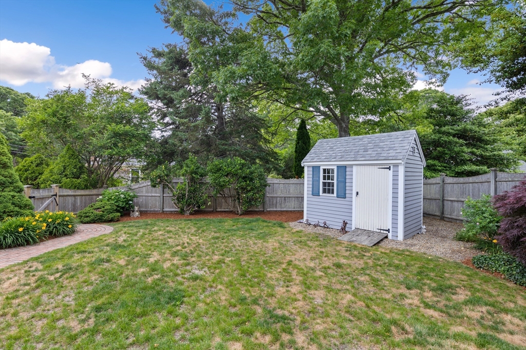 106 White Rock Road Yarmouth, MA 02675 - Photo 31 of 38