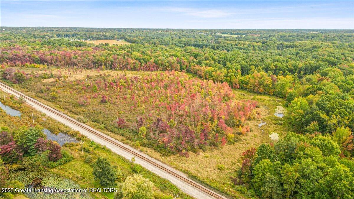 6260 Green Road Haslett, MI 48840 - Photo 35 of 39 02-Media Jett-4