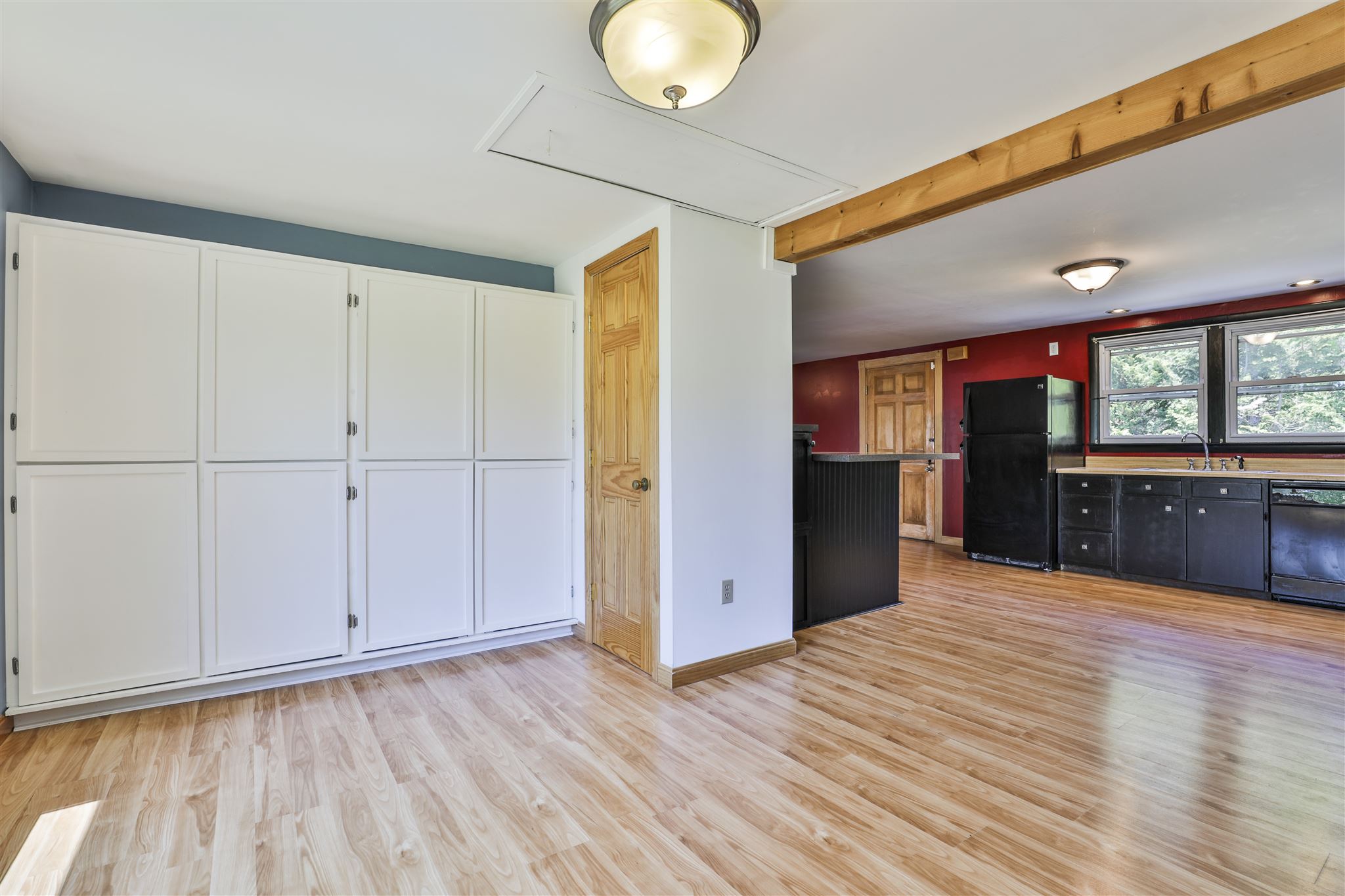 327 Whitehall Road Hooksett, NH 03106 - Photo 14 of 28