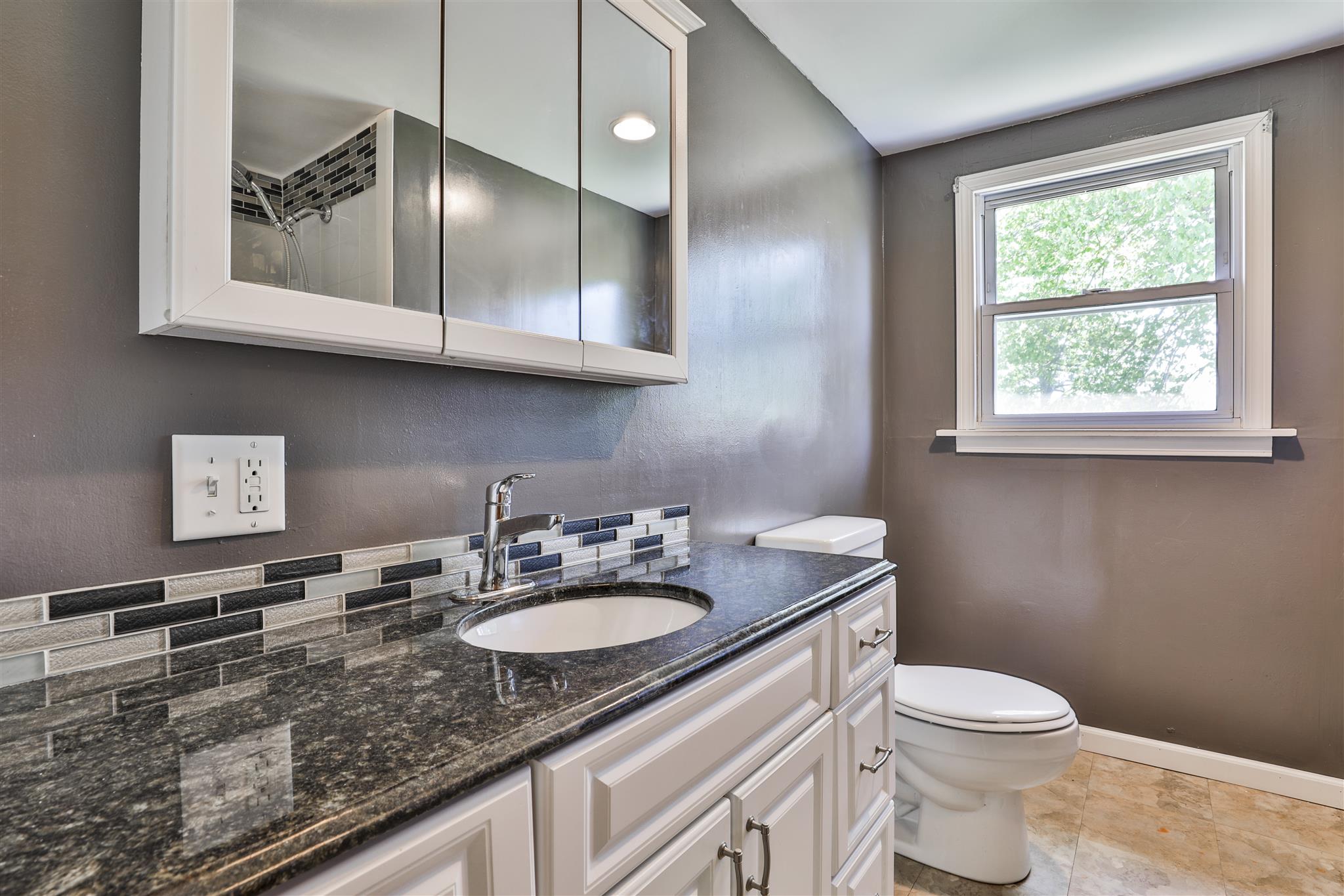 327 Whitehall Road Hooksett, NH 03106 - Photo 22 of 28