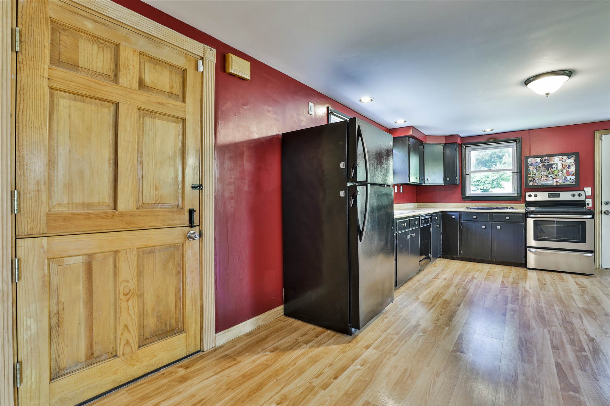 327 Whitehall Road Hooksett, NH 03106 - Photo 7 of 28
