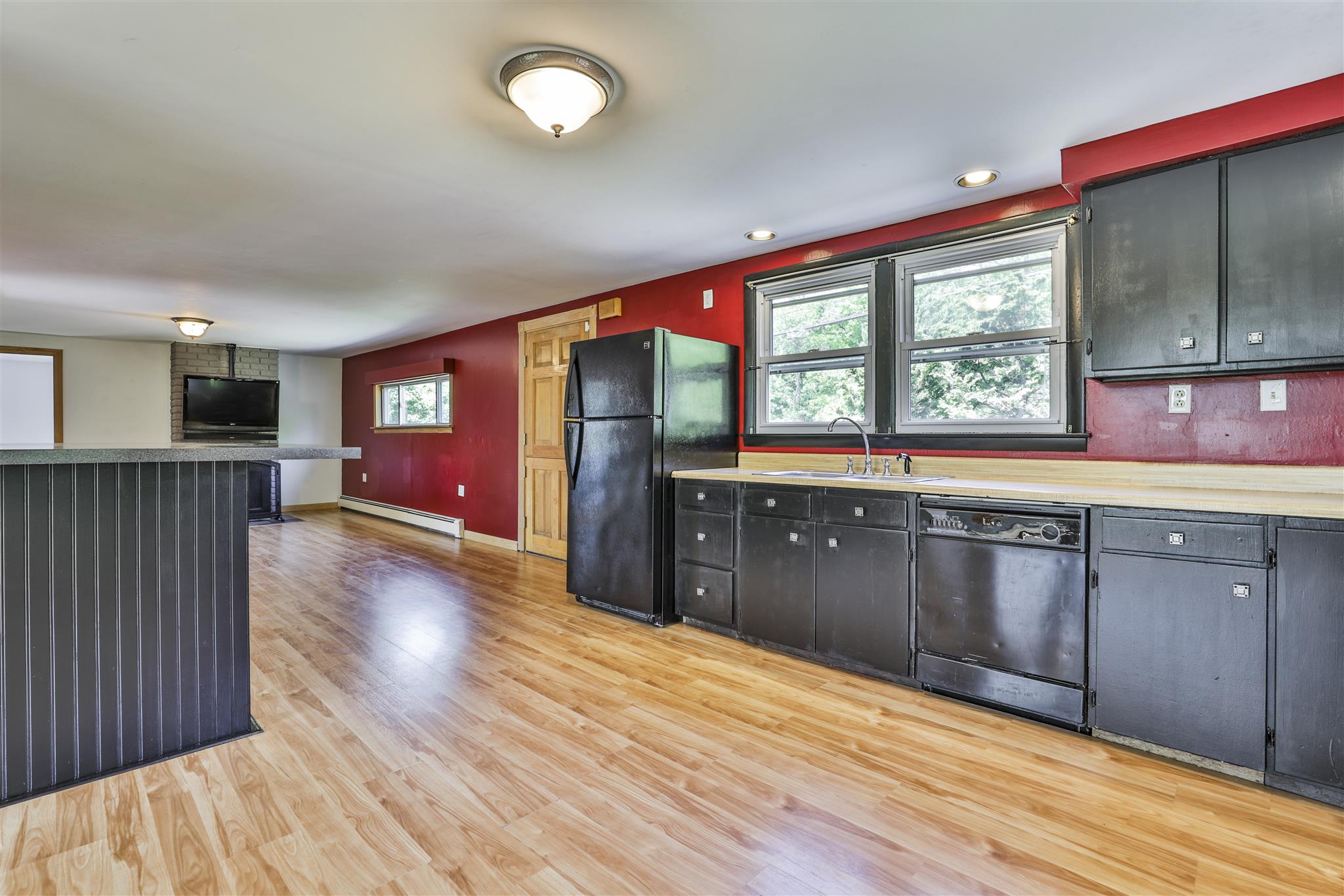 327 Whitehall Road Hooksett, NH 03106 - Photo 9 of 28
