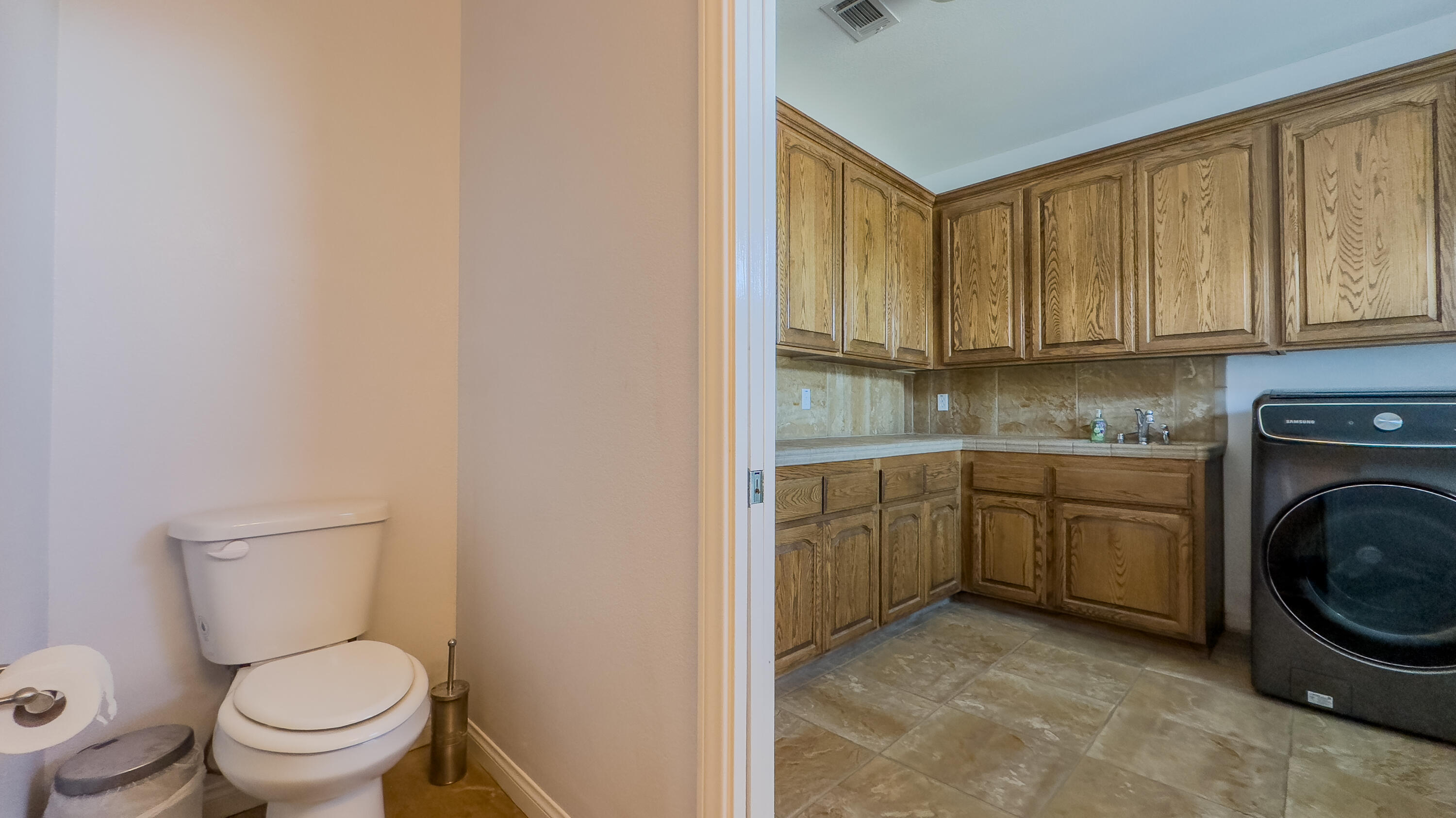 23725 Portland Road Apple Valley, CA 92308 - Photo 13 of 51 property-31