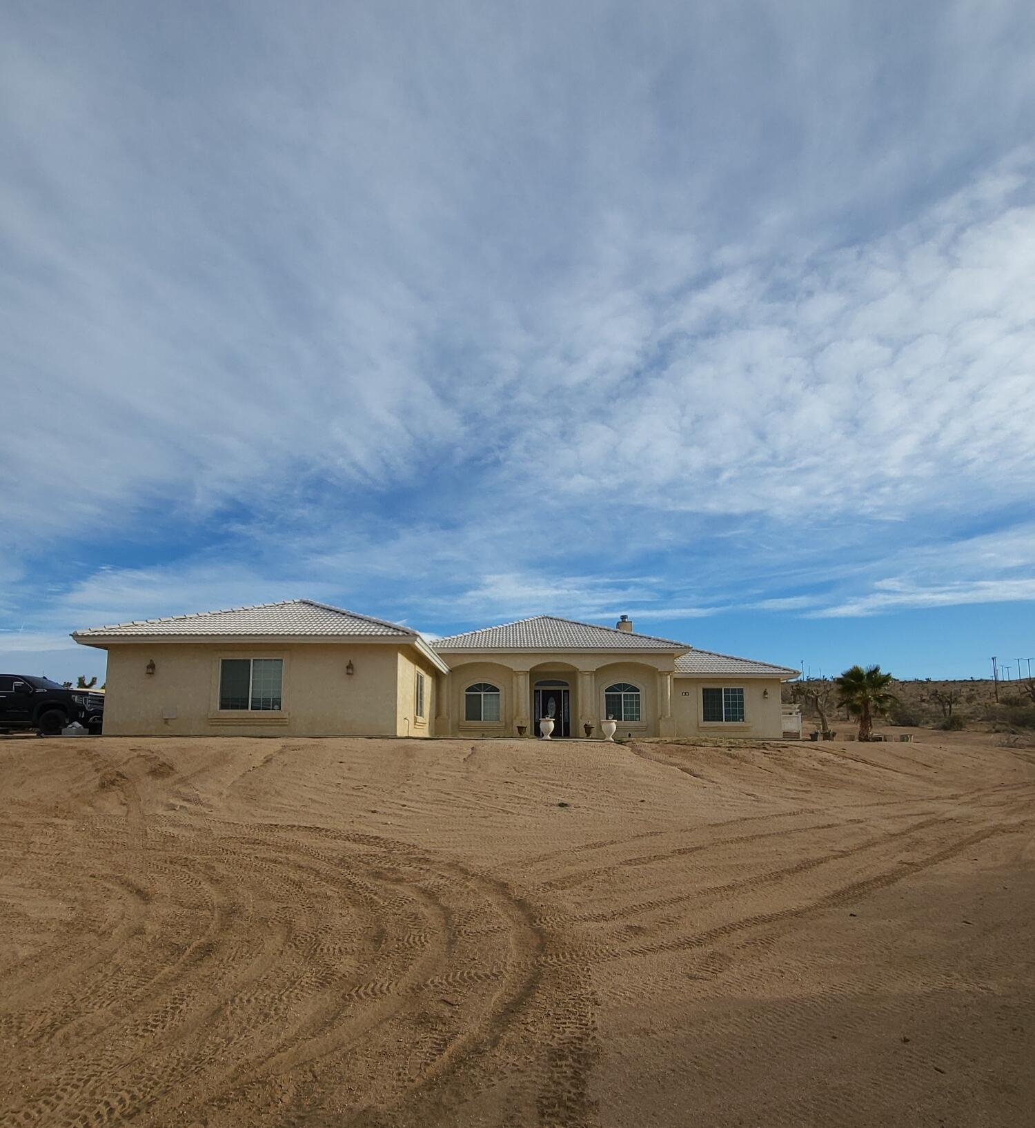 23725 Portland Road Apple Valley, CA 92308 - Photo 2 of 51 house picture