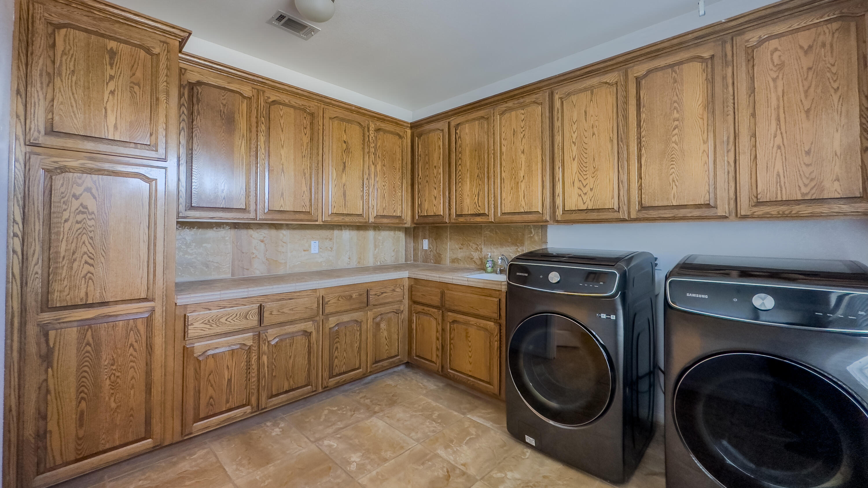 23725 Portland Road Apple Valley, CA 92308 - Photo 33 of 51 property-56