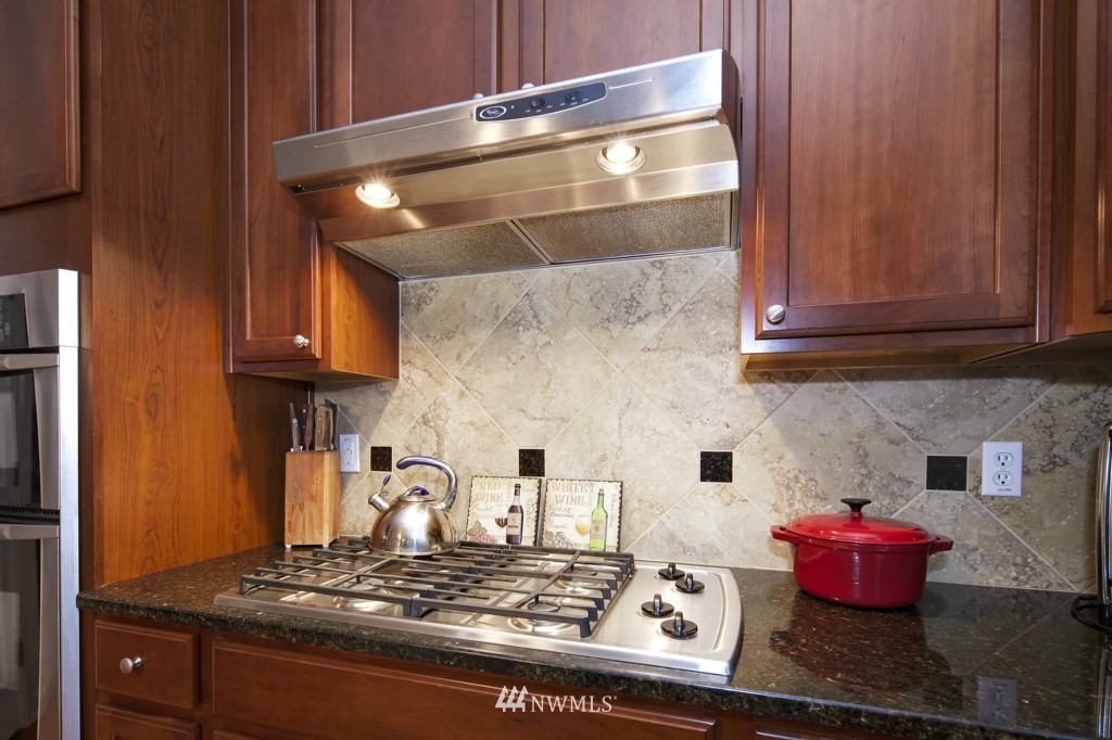 3915 219th Street Southeast Bothell, WA 98021 - Photo 6 of 15
