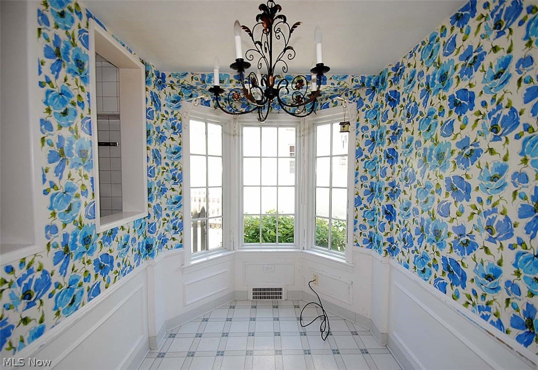 2406 Glendon Road Cleveland, OH 44118 - Photo 10 of 35 Gallery Image 10
