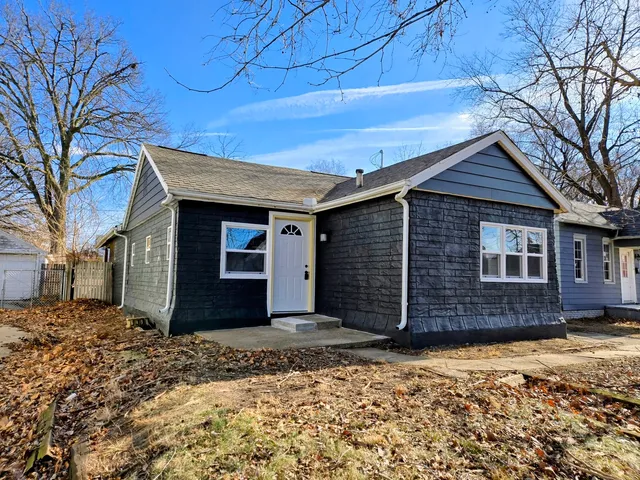 $124,900 | 1208 South 3rd Street, Pekin, IL 61554