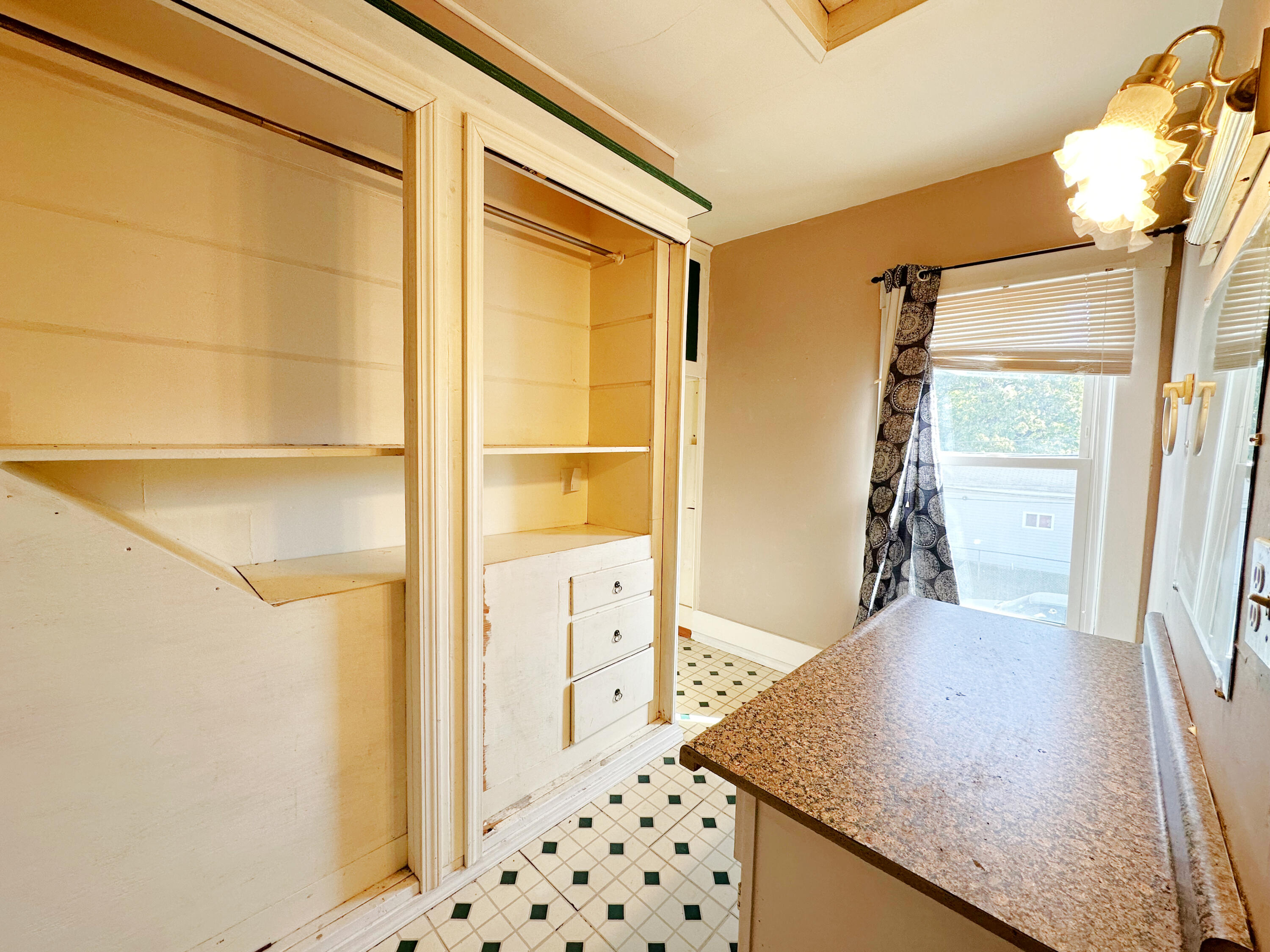 172 South Perry Street Lima, OH 45804 - Photo 7 of 18