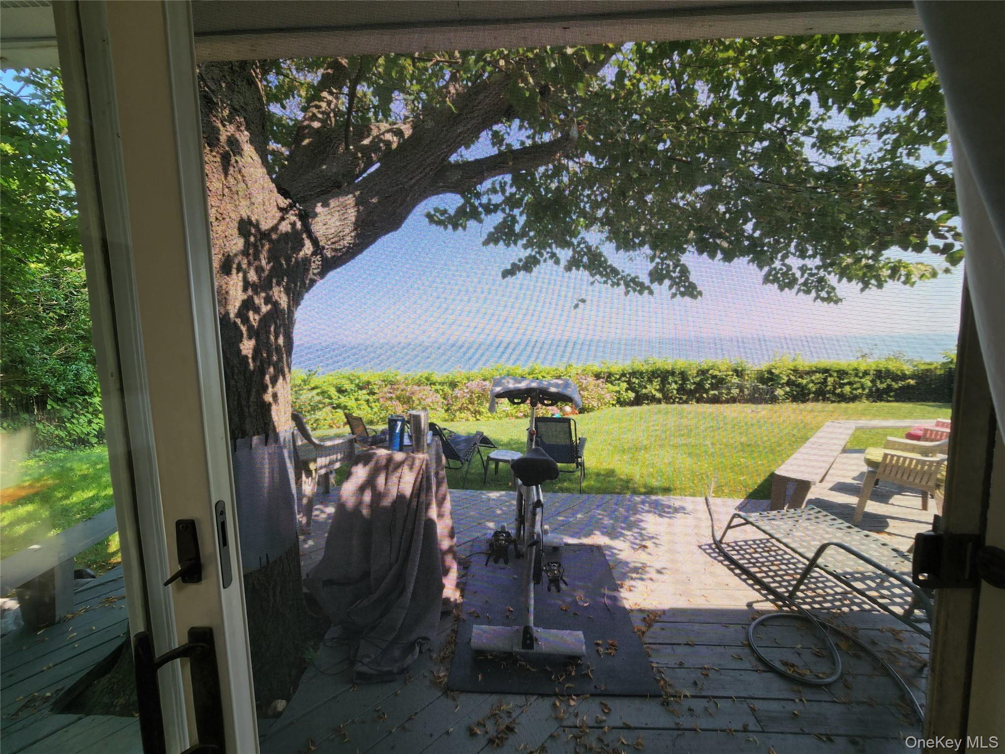 7 Riverhead Road Sound Beach, NY 11789 - Photo 20 of 33