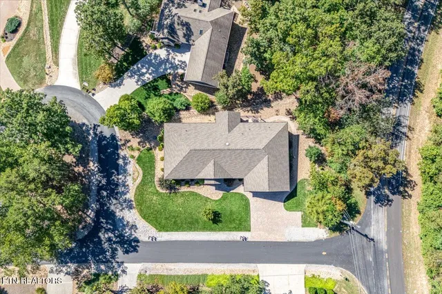 $699,900 | 400 Tanasi Way, Loudon, TN 37774