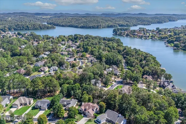 $699,900 | 400 Tanasi Way, Loudon, TN 37774