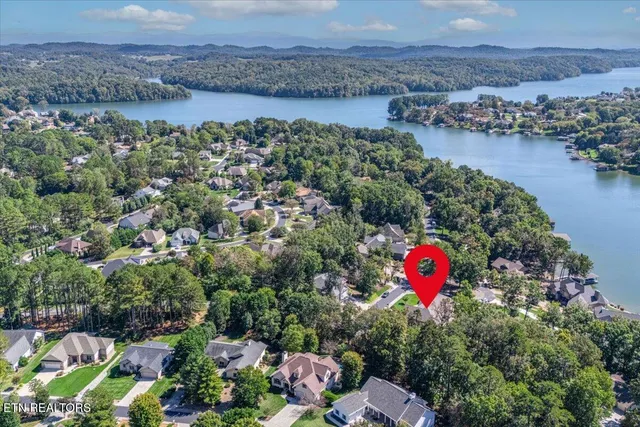 $699,900 | 400 Tanasi Way, Loudon, TN 37774