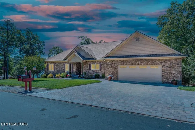 $699,900 | 400 Tanasi Way, Loudon, TN 37774