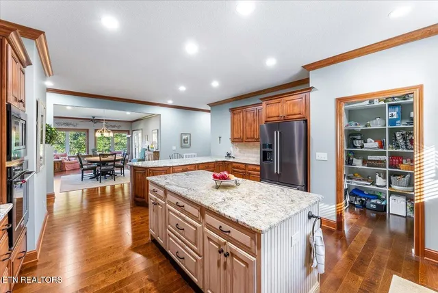 $699,900 | 400 Tanasi Way, Loudon, TN 37774