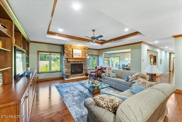 $699,900 | 400 Tanasi Way, Loudon, TN 37774