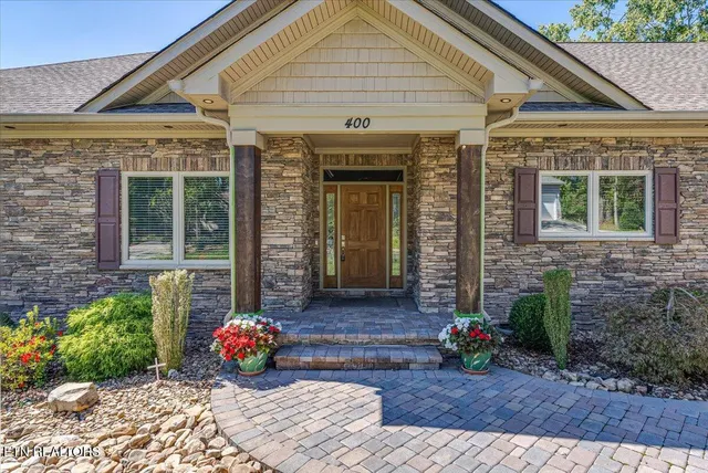 $699,900 | 400 Tanasi Way, Loudon, TN 37774