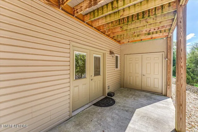 $699,900 | 400 Tanasi Way, Loudon, TN 37774