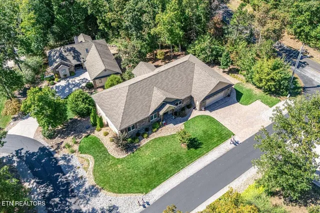 $699,900 | 400 Tanasi Way, Loudon, TN 37774