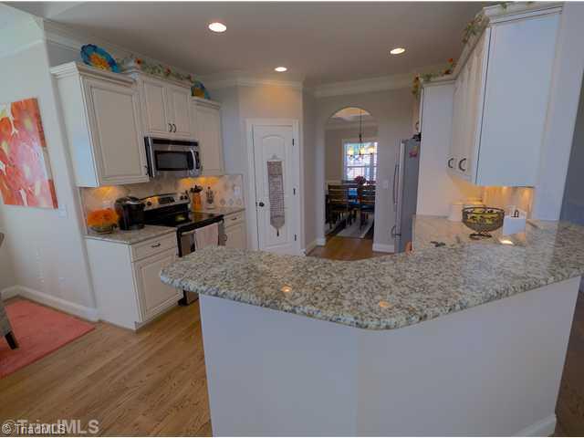 8241 Arbor Ridge Lane Clemmons, NC 27012 - Photo 6 of 16 Kitchen.