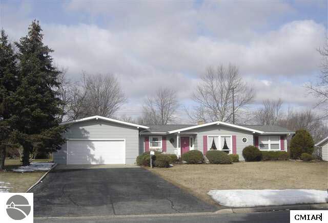 970 Falkirk Road Alma, MI 48801 - Photo 2 of 9 1772167-1.JPG
