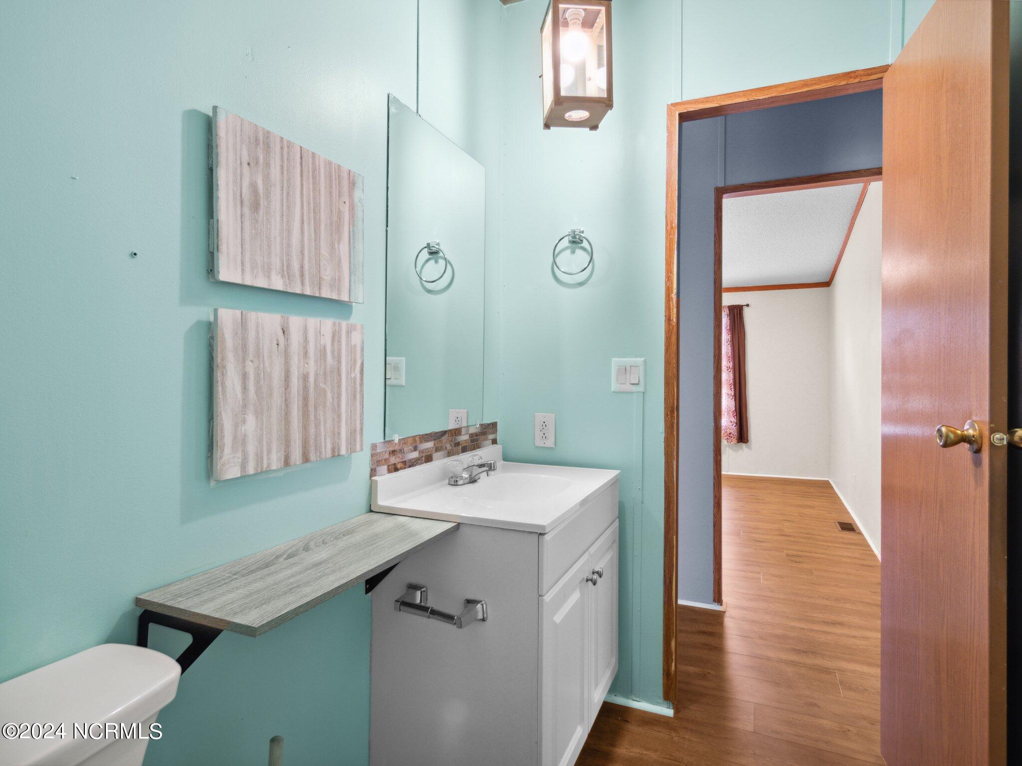 129 Old Freeman Road Swansboro, NC 28584 - Photo 41 of 51 Hall Bathroom