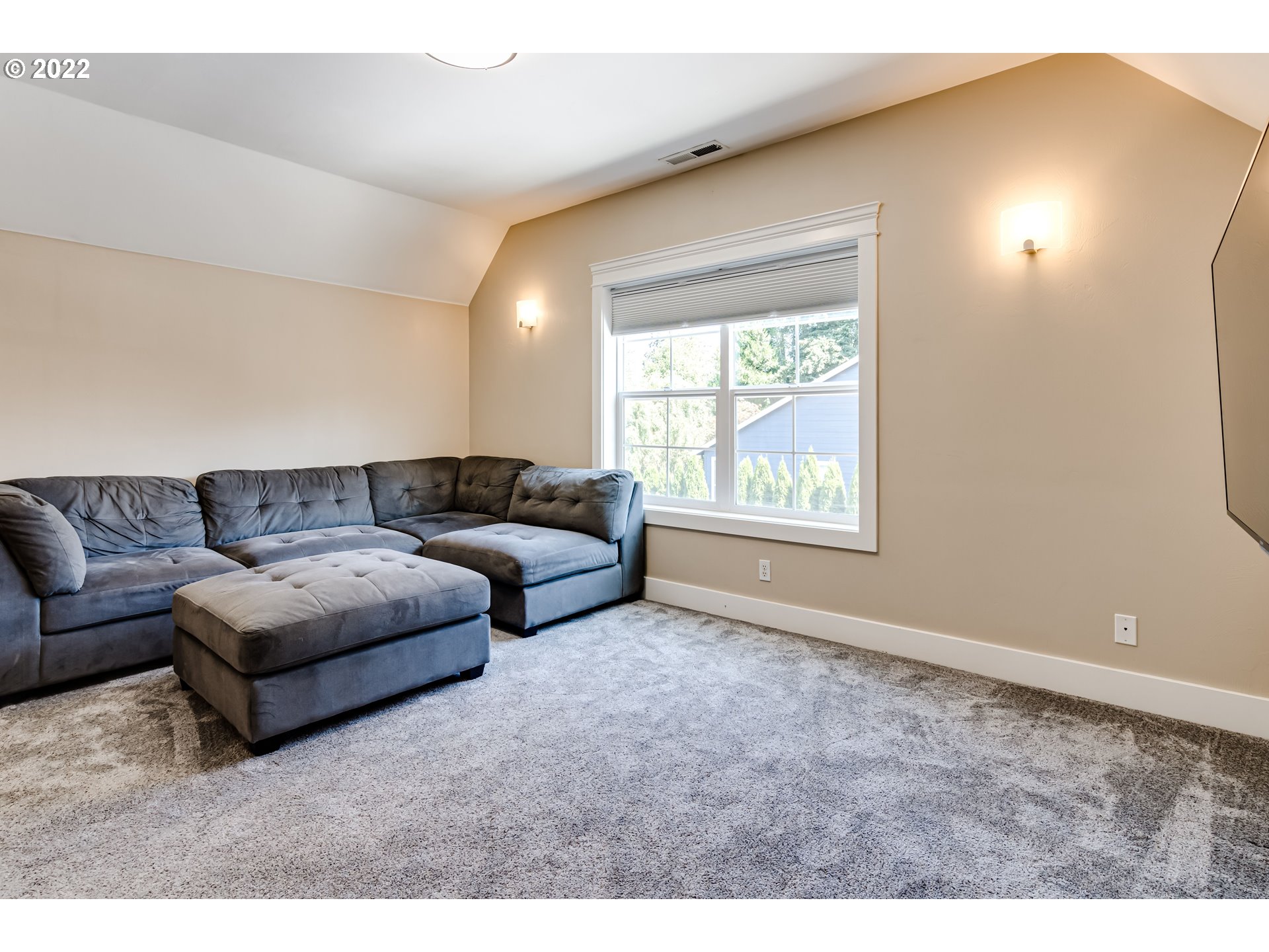 4750 Rocky Road Springfield, OR 97478 - Photo 22 of 32 a living room with furniture and a window