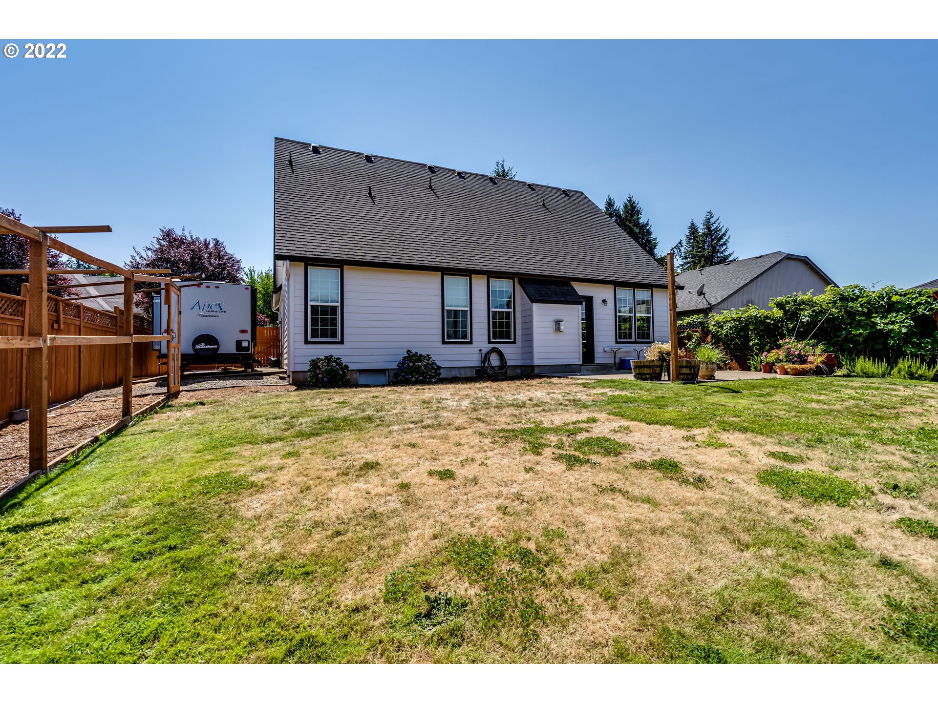 4750 Rocky Road Springfield, OR 97478 - Photo 31 of 32 a front view of a house with a yard
