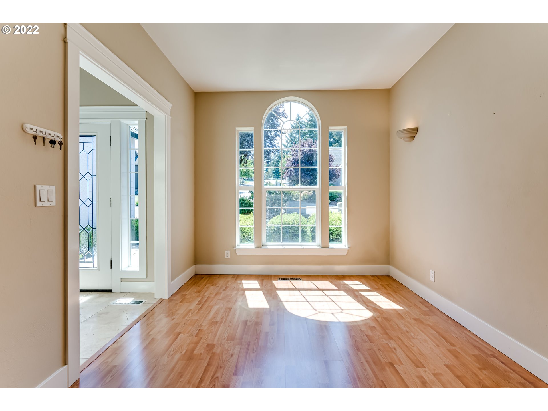 4750 Rocky Road Springfield, OR 97478 - Photo 6 of 32 a view of empty room with wooden floor and fan