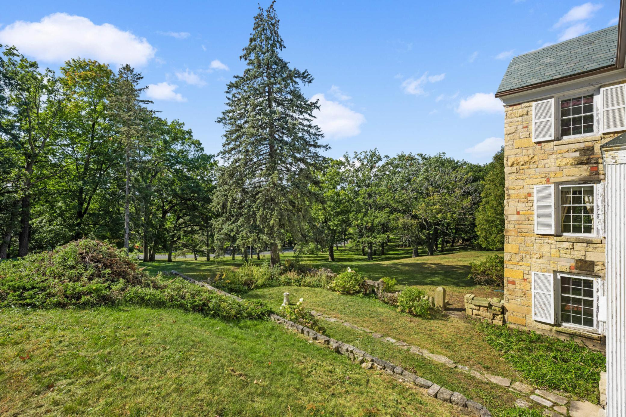 8 Merilane Edina, MN 55436 - Photo 12 of 67