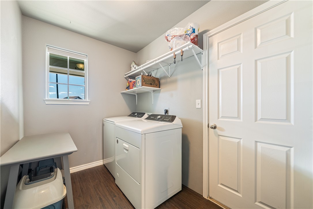 7442 Russ Lane Corpus Christi, TX 78414 - Photo 22 of 29 a utility room with dryer and washer