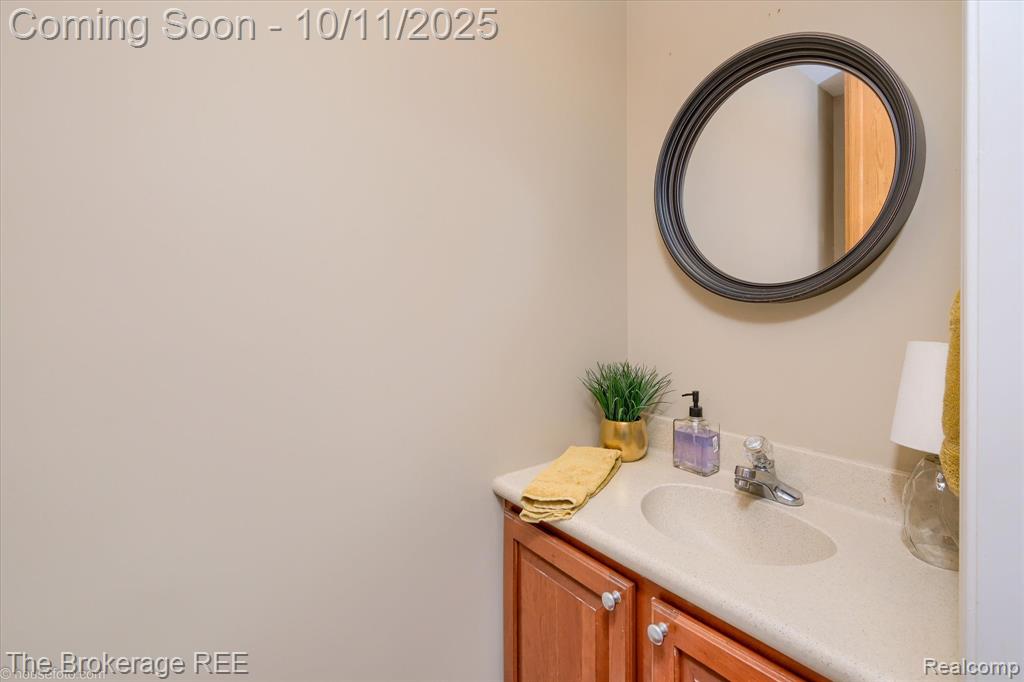 5241 Drayton Road Clarkston, MI 48346 - Photo 32 of 39 Gallery Image 32