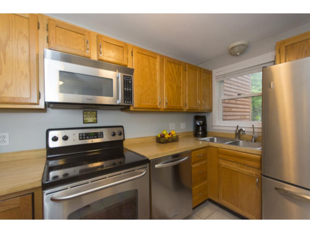 9 Kirriemuir Road, Unit 9 Stratham, NH 03885 - Photo 17 of 33 Gallery Image 17