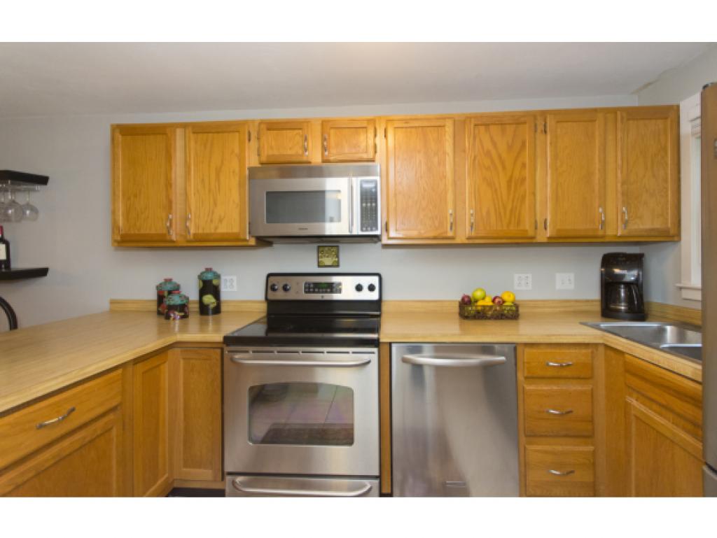 9 Kirriemuir Road, Unit 9 Stratham, NH 03885 - Photo 18 of 33 Gallery Image 18