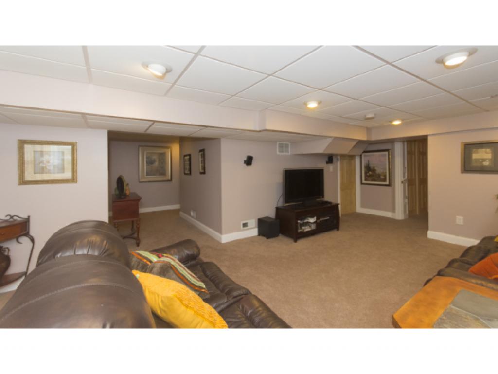 9 Kirriemuir Road, Unit 9 Stratham, NH 03885 - Photo 30 of 33 Gallery Image 30