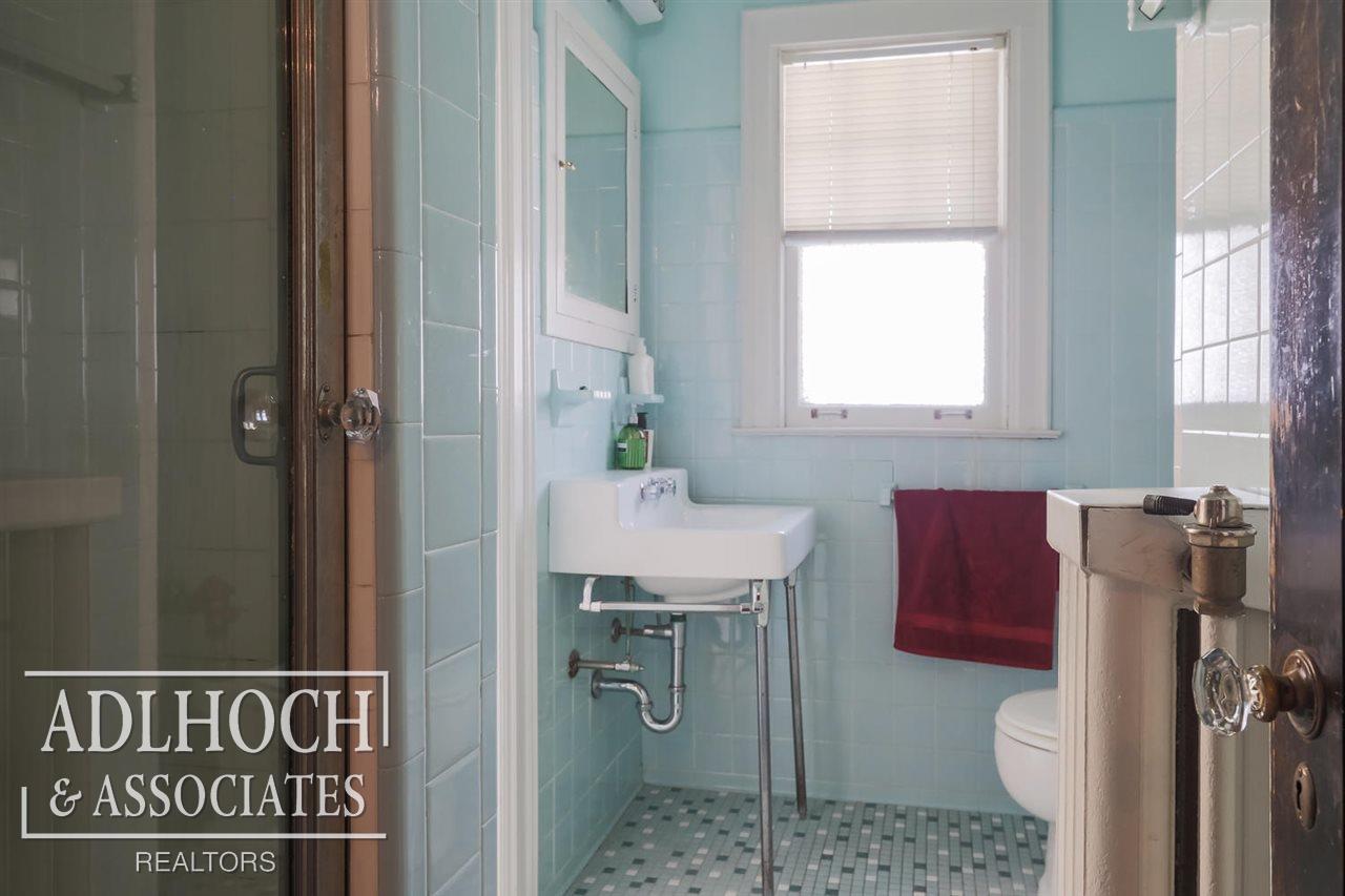 965 Pemberton Road Grosse Pointe, MI 48230 - Photo 27 of 32 31340425-27.JPG