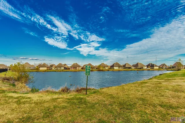 $266,500 | 187 Carriage Way, Thibodaux, LA 70301