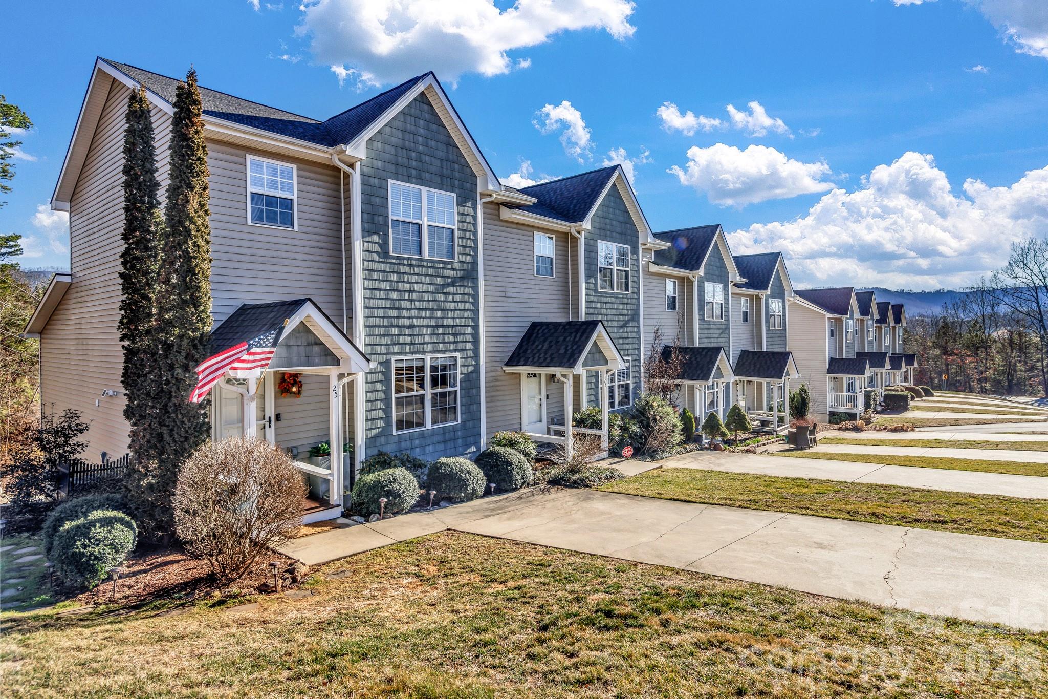 25 Union Chapel Road Weaverville, NC 28787 - Photo 2 of 43 a front view of a house