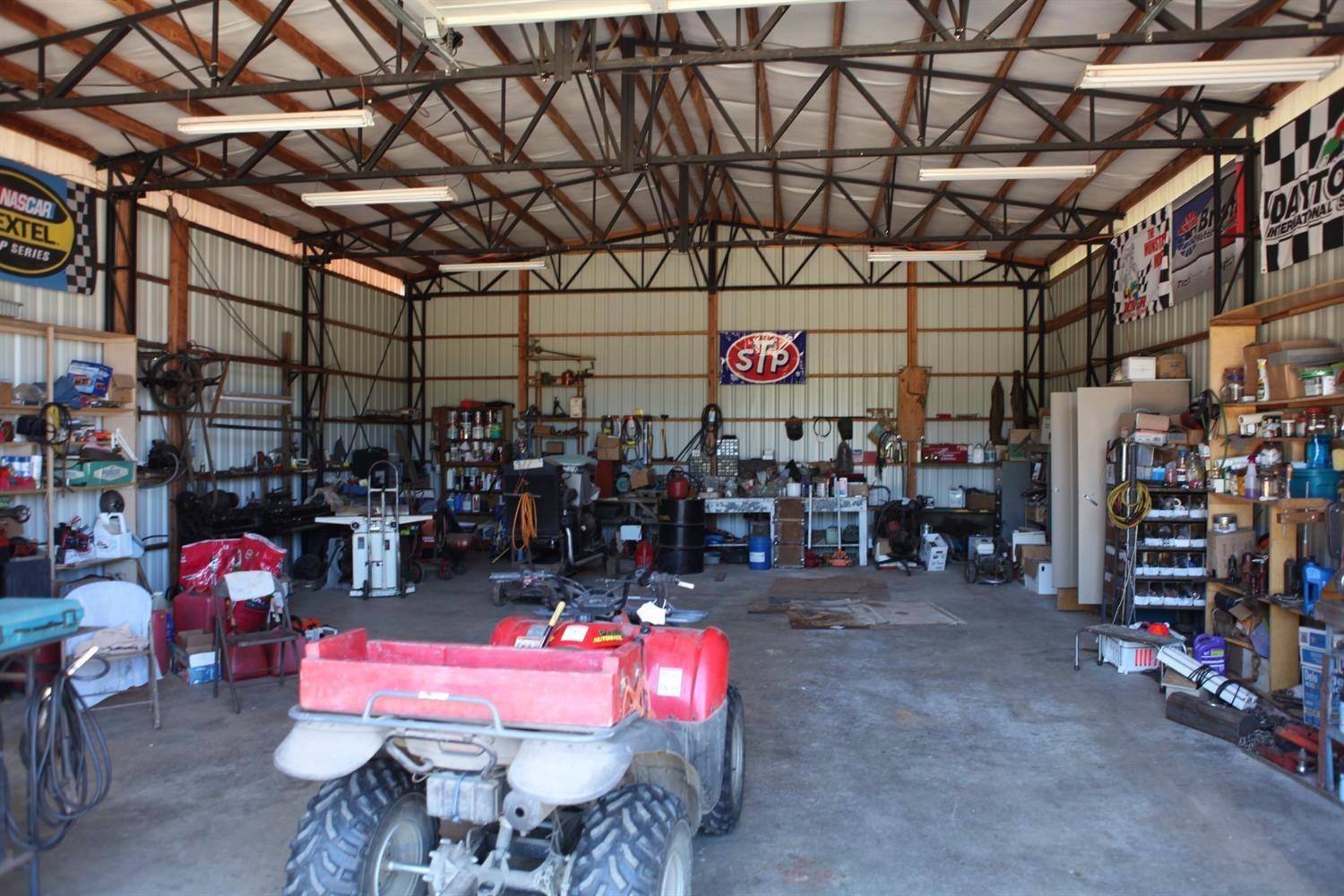 359 Old Stage Rd Road Wolf Creek, OR 97497 - Photo 6 of 35 Shop