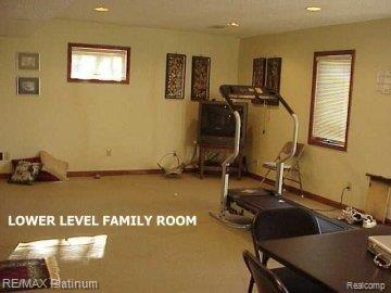 328 Francis Road Howell, MI 48843 - Photo 13 of 20 LL FAM RM.jpg