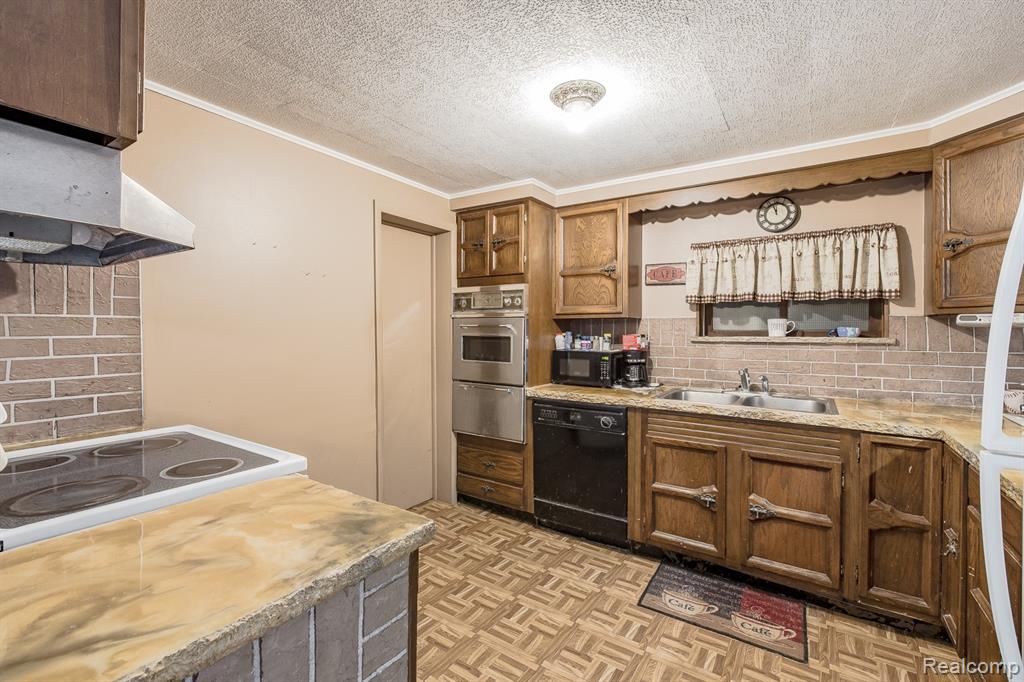 1465 Roy Road Oxford, MI 48371 - Photo 16 of 25 Gallery Image 16
