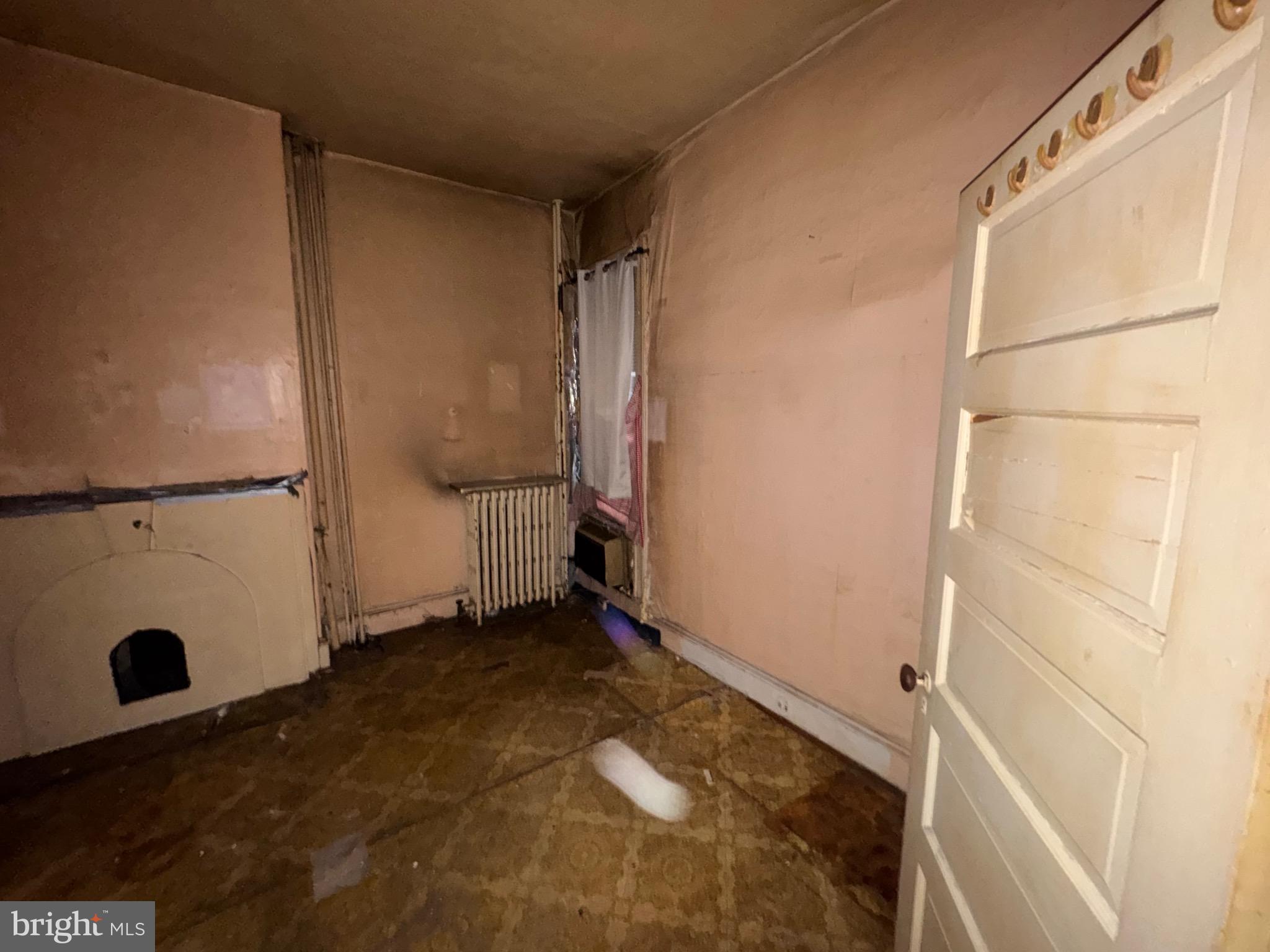 105 North Fulton Avenue Baltimore, MD 21223 - Photo 14 of 38 a view of small space