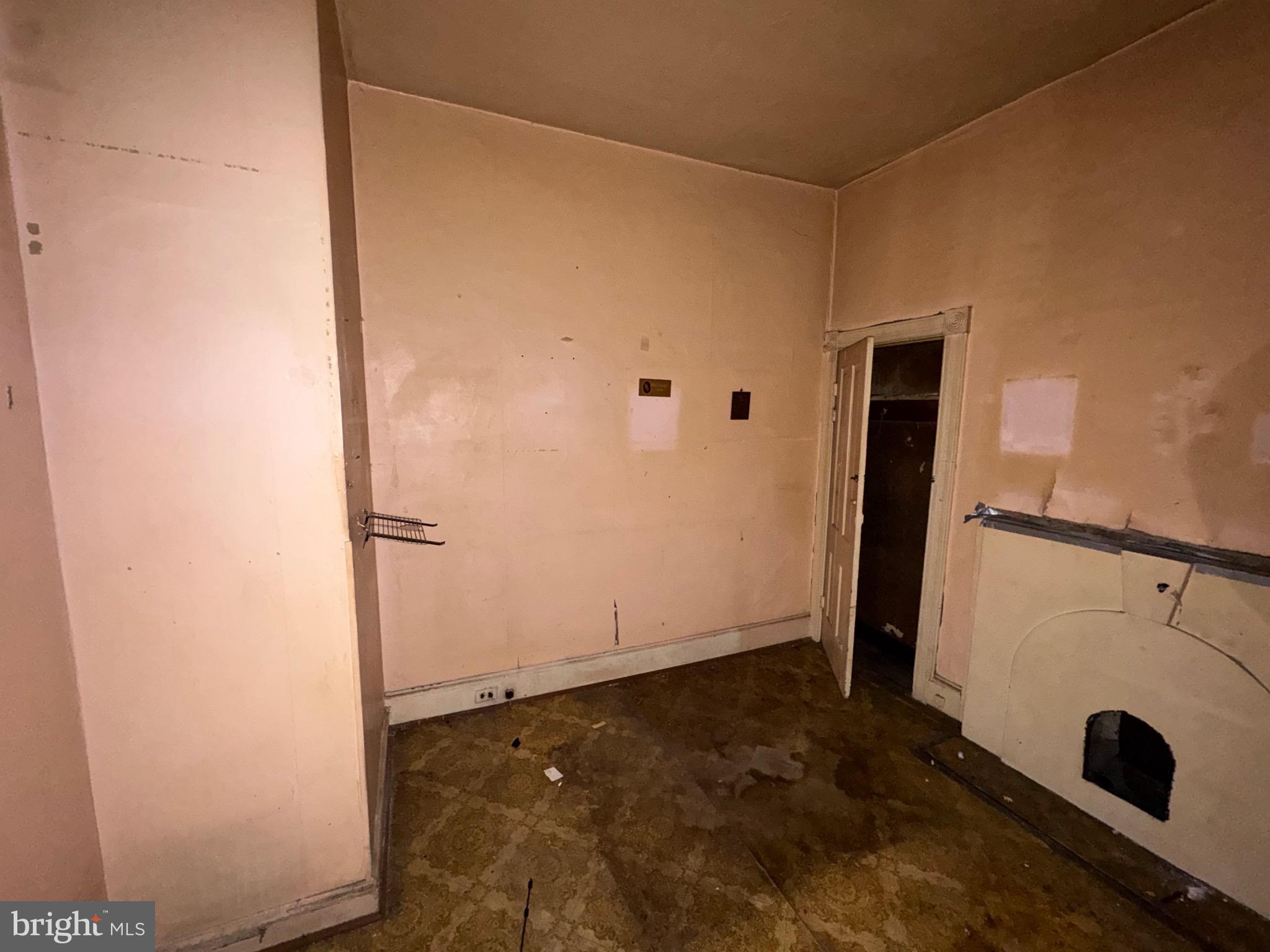 105 North Fulton Avenue Baltimore, MD 21223 - Photo 15 of 38