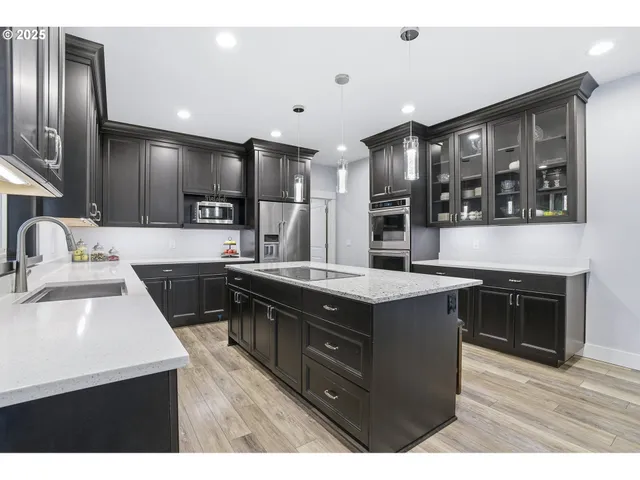 $850,000 | 14287 Southeast Willett Drive, Happy Valley, OR 97086