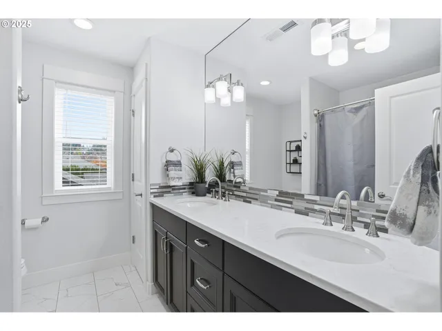 $850,000 | 14287 Southeast Willett Drive, Happy Valley, OR 97086