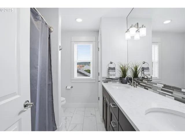 $850,000 | 14287 Southeast Willett Drive, Happy Valley, OR 97086